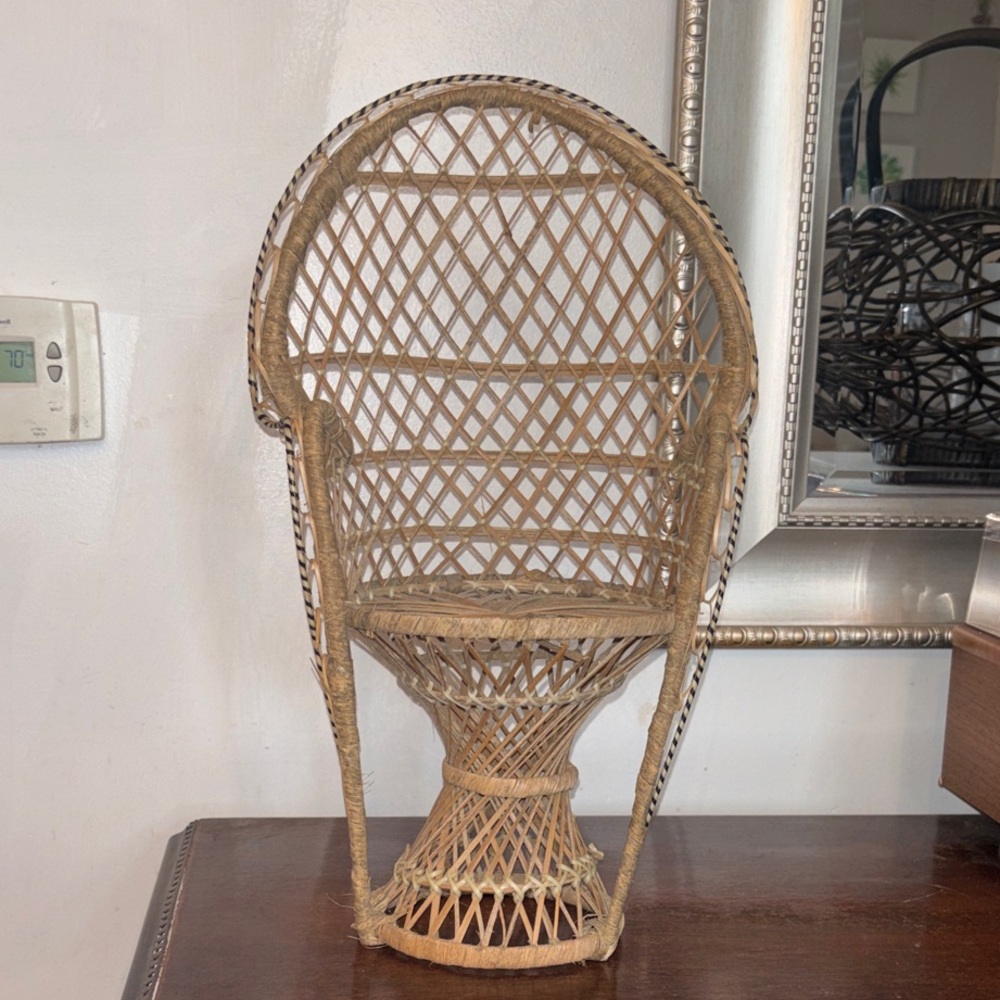 Wicker Peacock Plant Stand- Natural Rattan